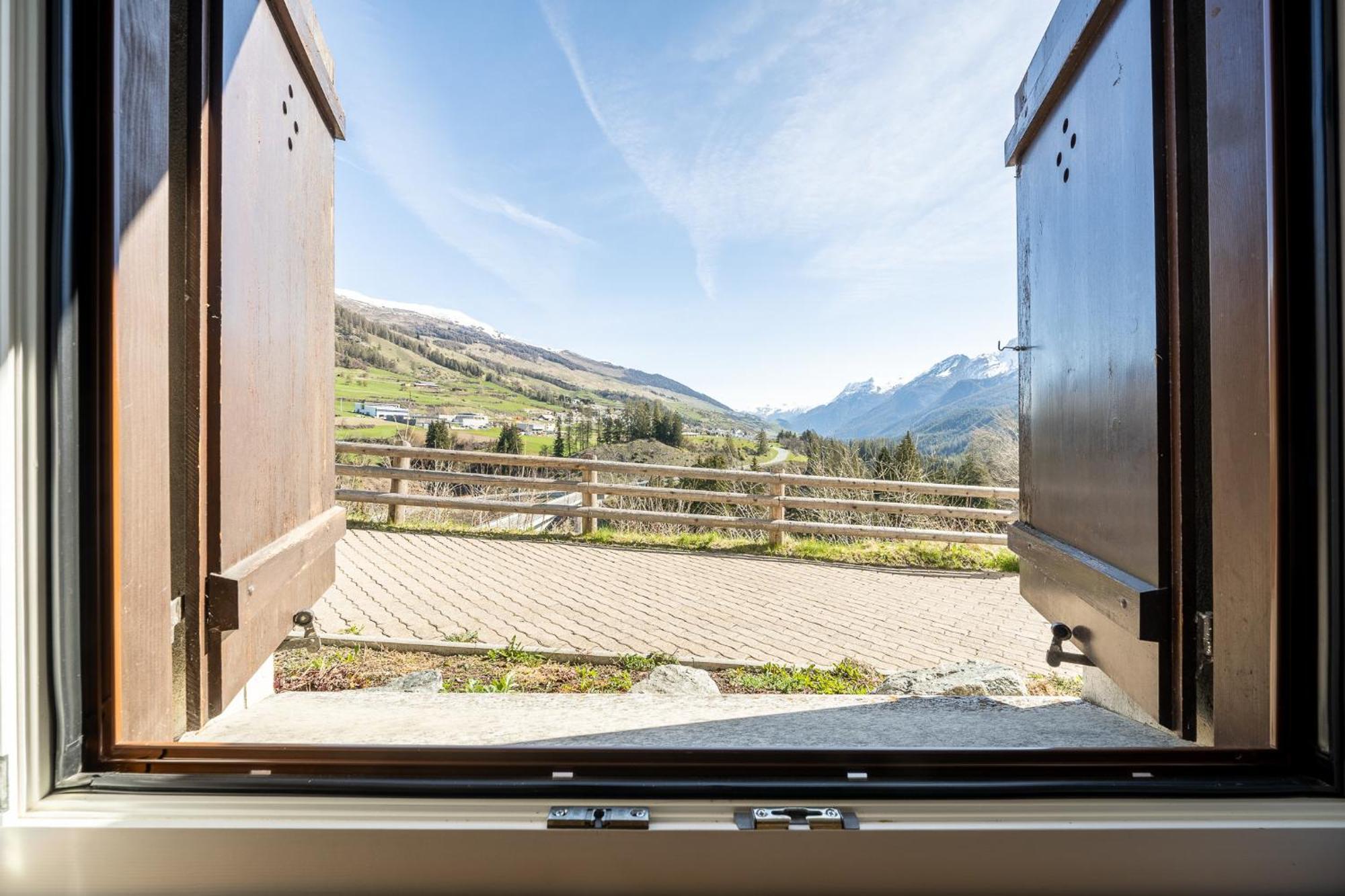 8001 Gemuetliche 2,5-Zimmer-Wohnung Mit Wunderschoenem Ausblick Richtung Scuol Вулпера Экстерьер фото